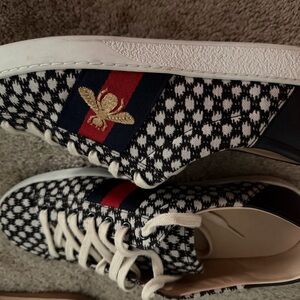 Men Gucci Black White Knit Sneakers with Red & Blue Stripe and Gold Bee